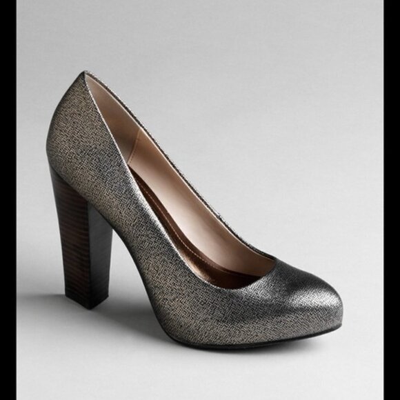 Calvin Klein Elita Pointed Toe Platform Pump - Picture 1 of 12